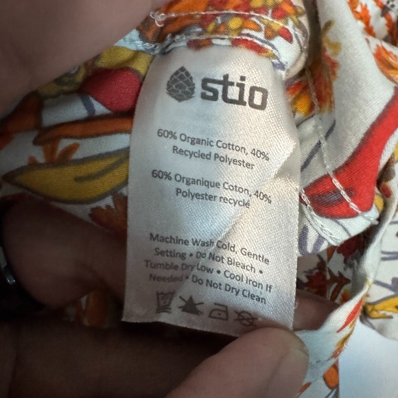 Stio Curtis Camp Shirt Mens XL Red Orange Floral Pearl Snap Western AOP Hawaiian - Picture 6 of 10
